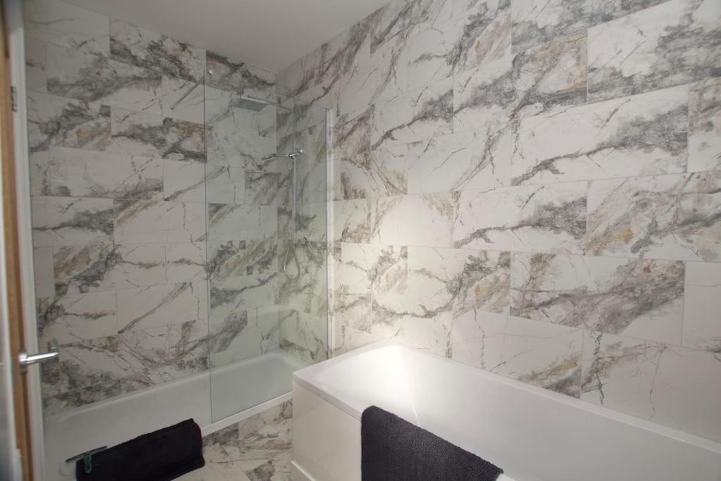 شقة Beautiful Large 3-Bed Coastal Flat With Parking. فرينتون أون سي المظهر الخارجي الصورة